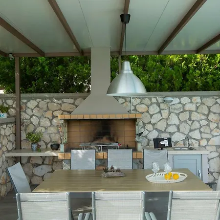 Drimonari Villas *